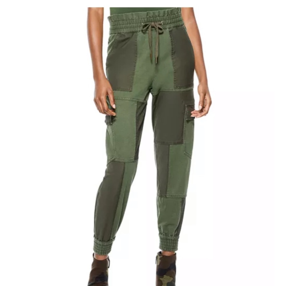Alice and Olivia light olive cargo pants
